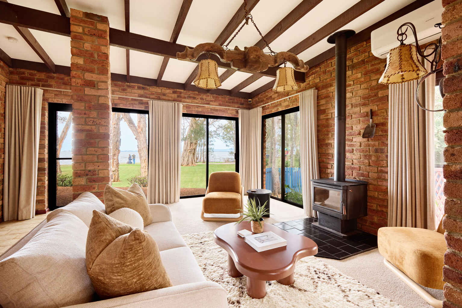 284 Tuggerawong Road Tuggerawong