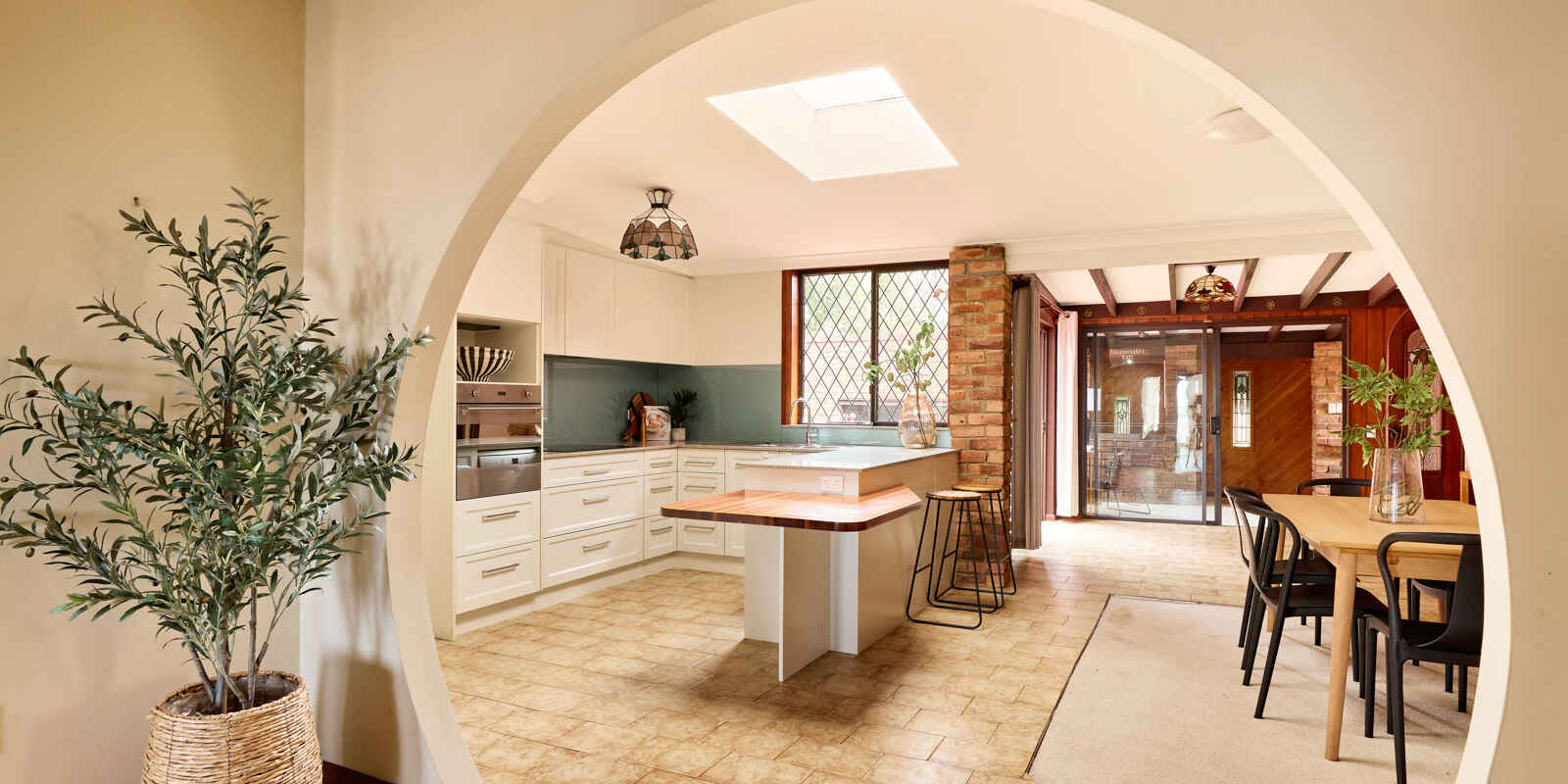 284 Tuggerawong Road Tuggerawong