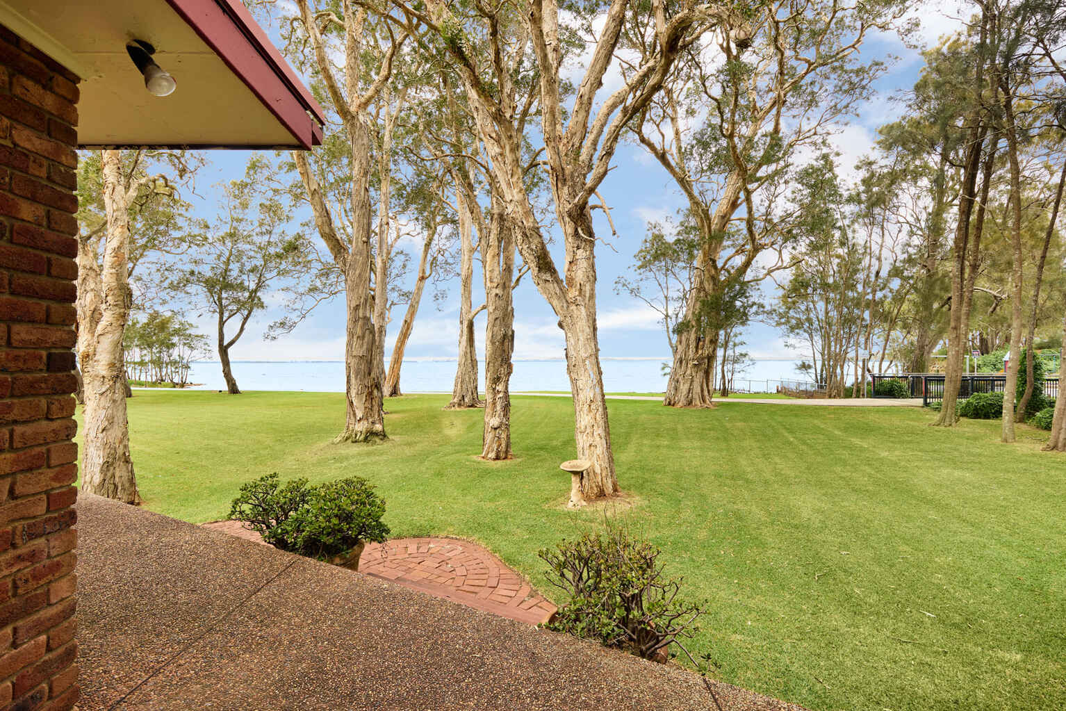 284 Tuggerawong Road Tuggerawong