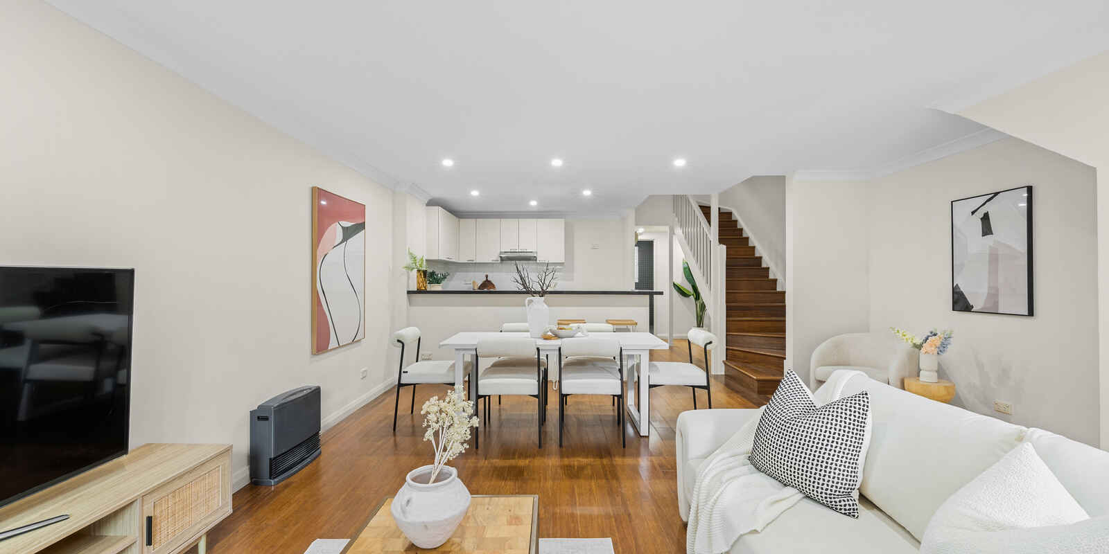 5/2 Kensington Mews Waterloo