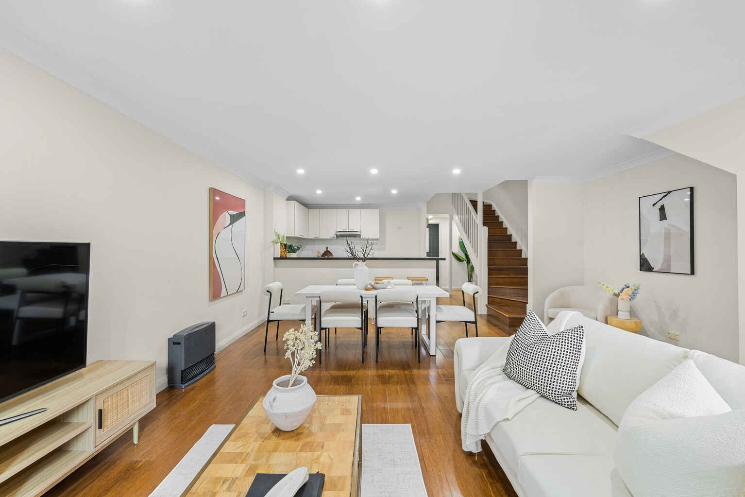 5/2 Kensington Mews Waterloo