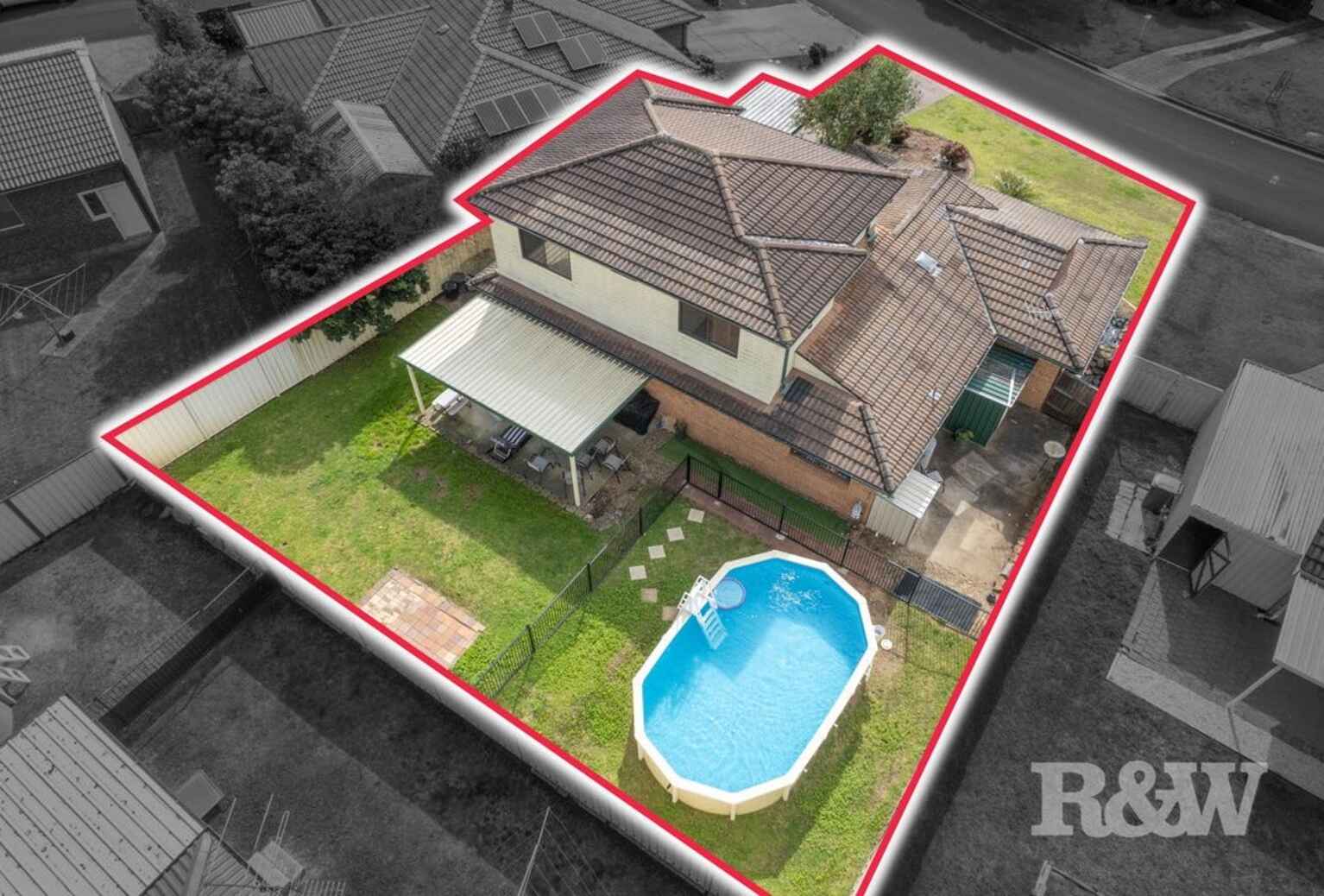 8 Larapinta Crescent St Helens Park