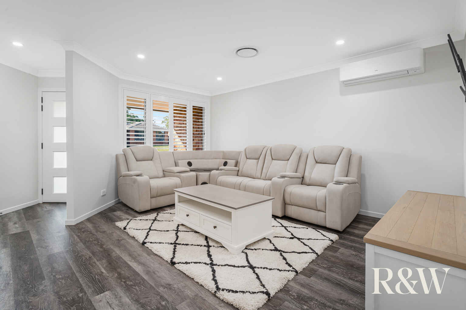57 Kunipipi Street St Clair