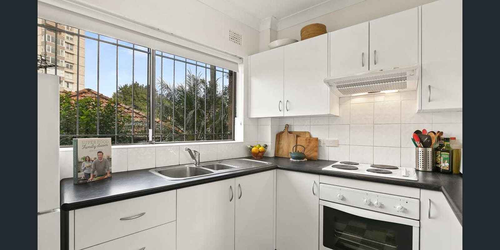 2/218 Ben Boyd Road  Cremorne