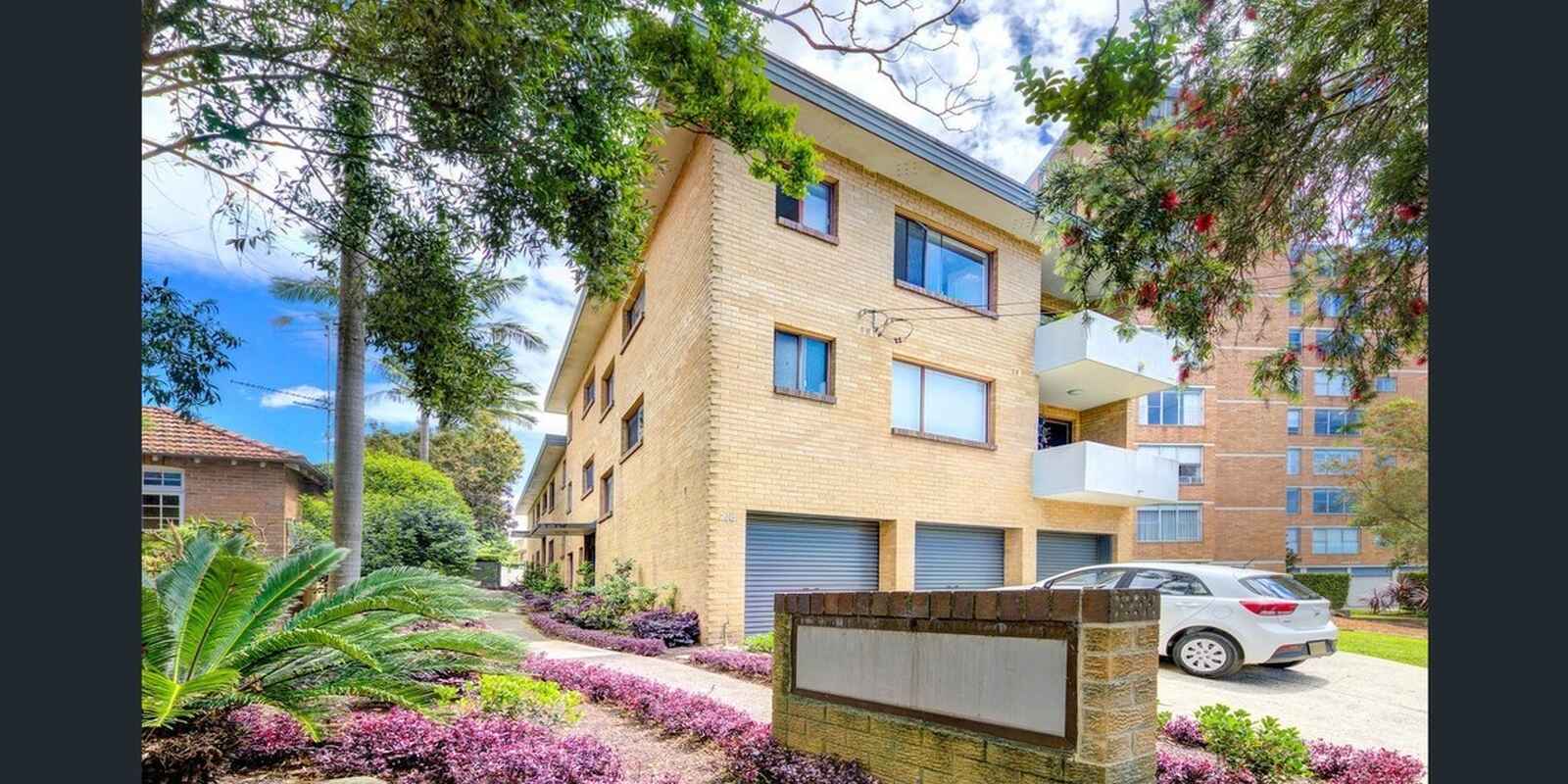2/218 Ben Boyd Road  Cremorne