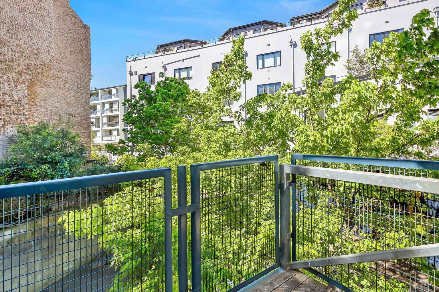 18/15-27 Hutchinson Street Surry Hills
