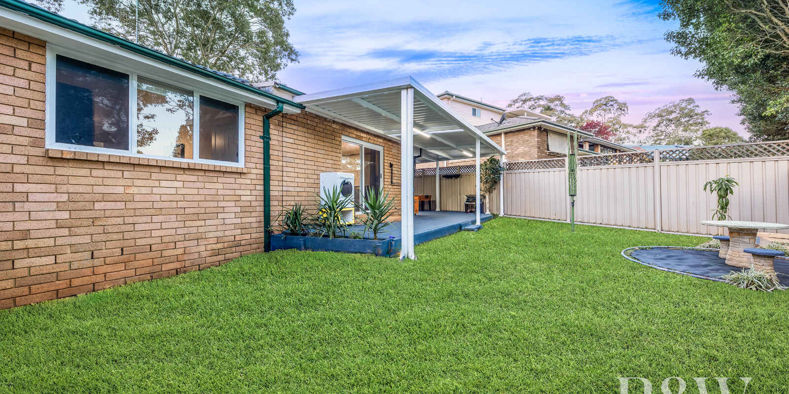 3 OMARU CRESCENT Bradbury