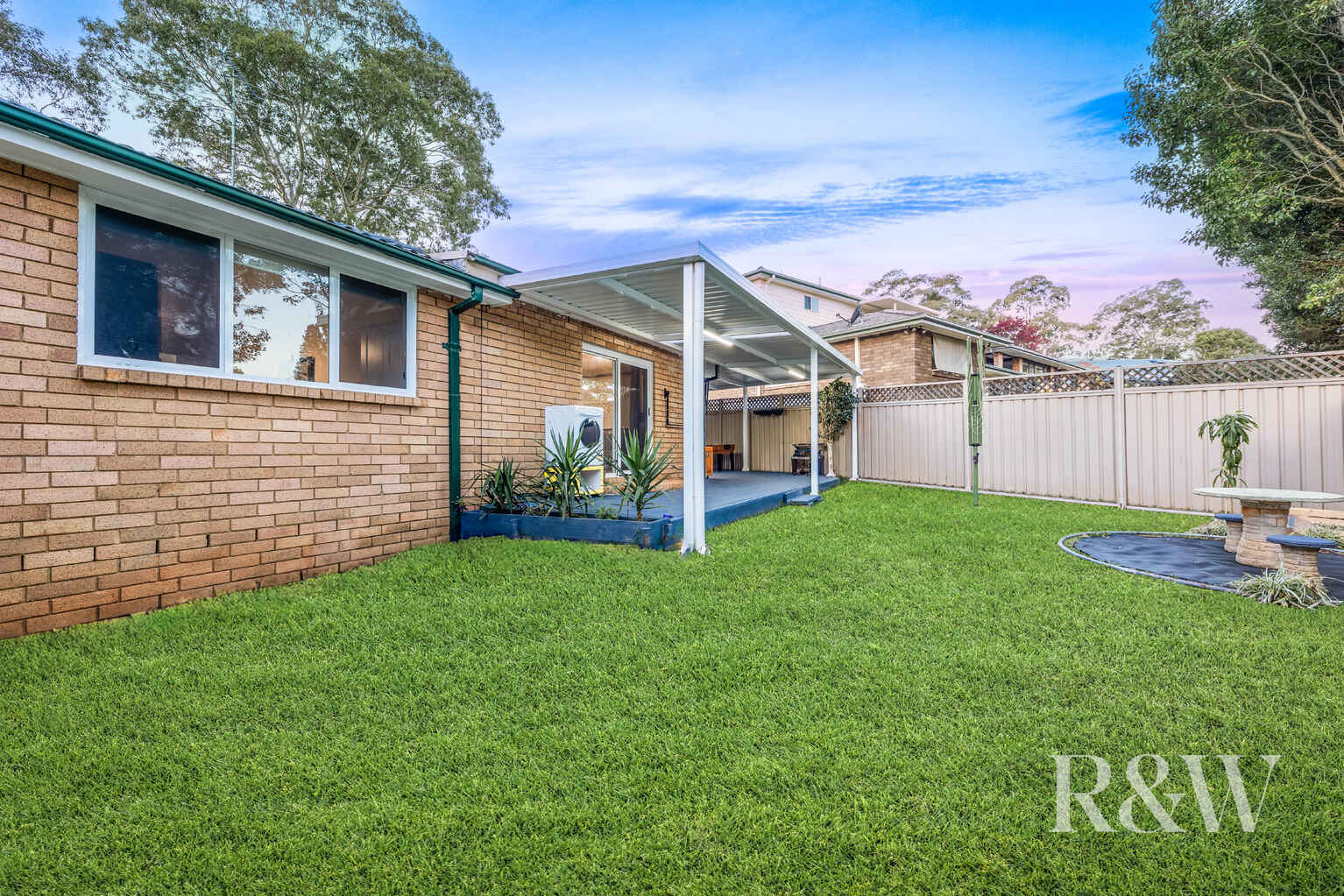 3 OMARU CRESCENT Bradbury