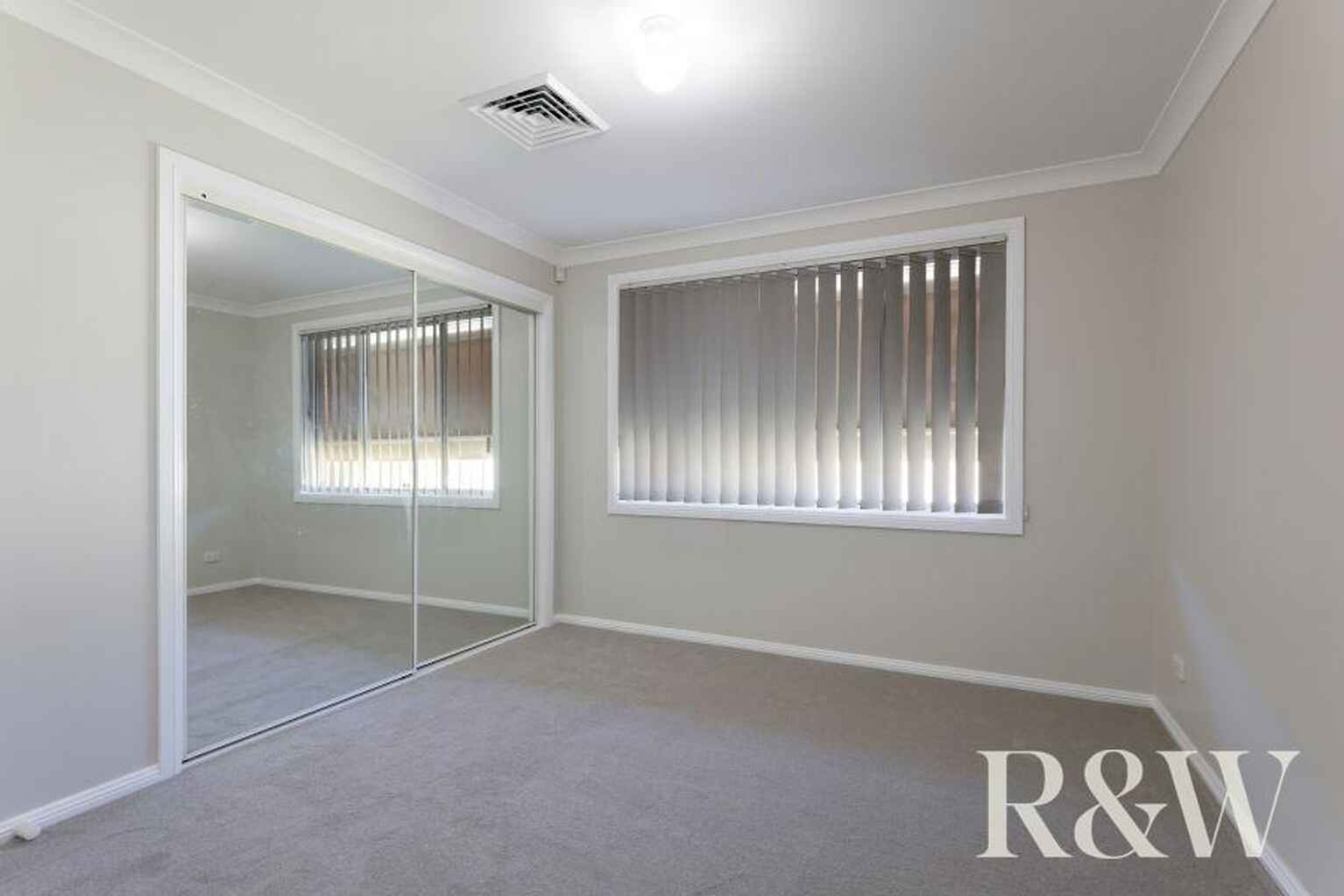 6 Shamrock Court St Clair