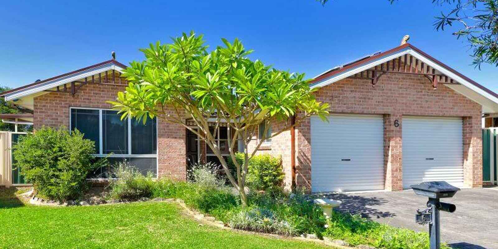 6 Shamrock Court St Clair