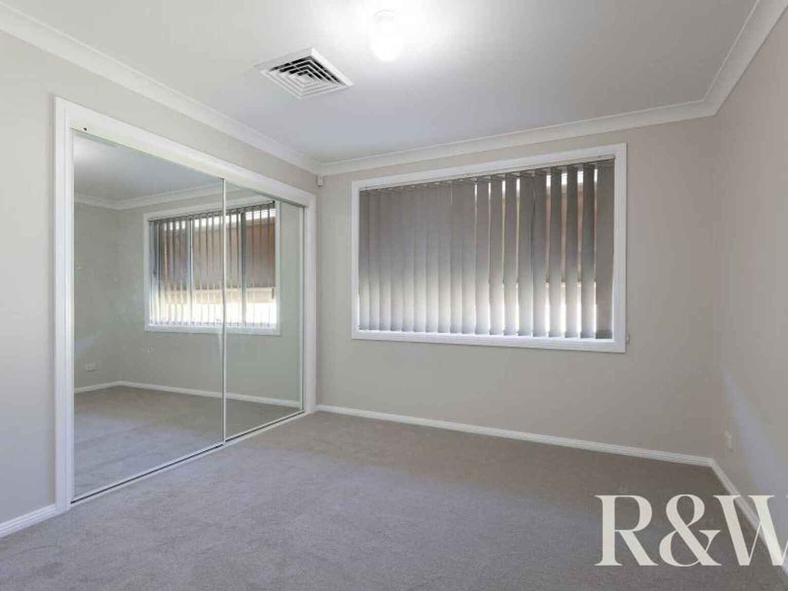 6 Shamrock Court St Clair
