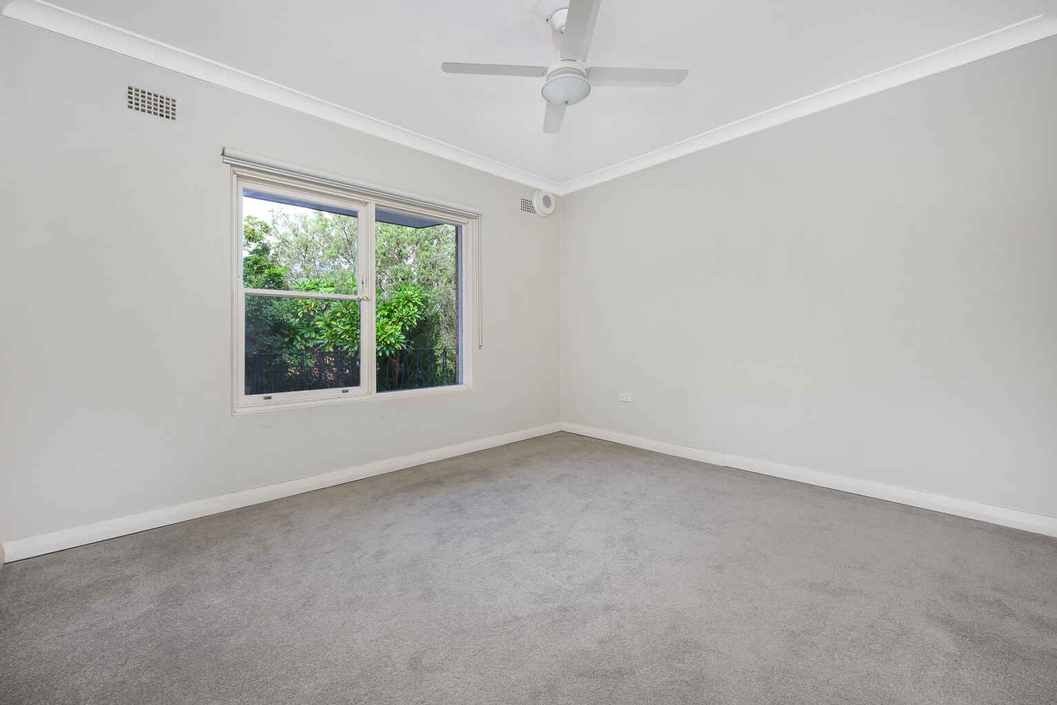 8/18 Woolcott Street Waverton