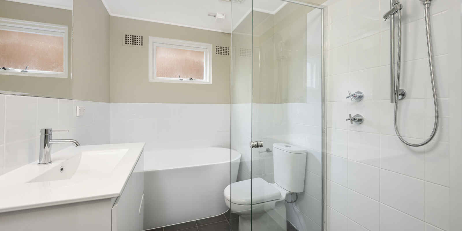 8/18 Woolcott Street Waverton