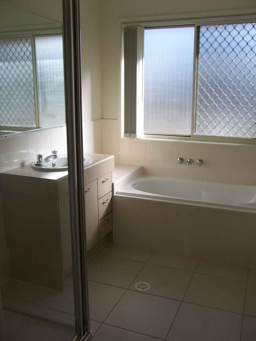 10 Piccadilly Street Bellmere