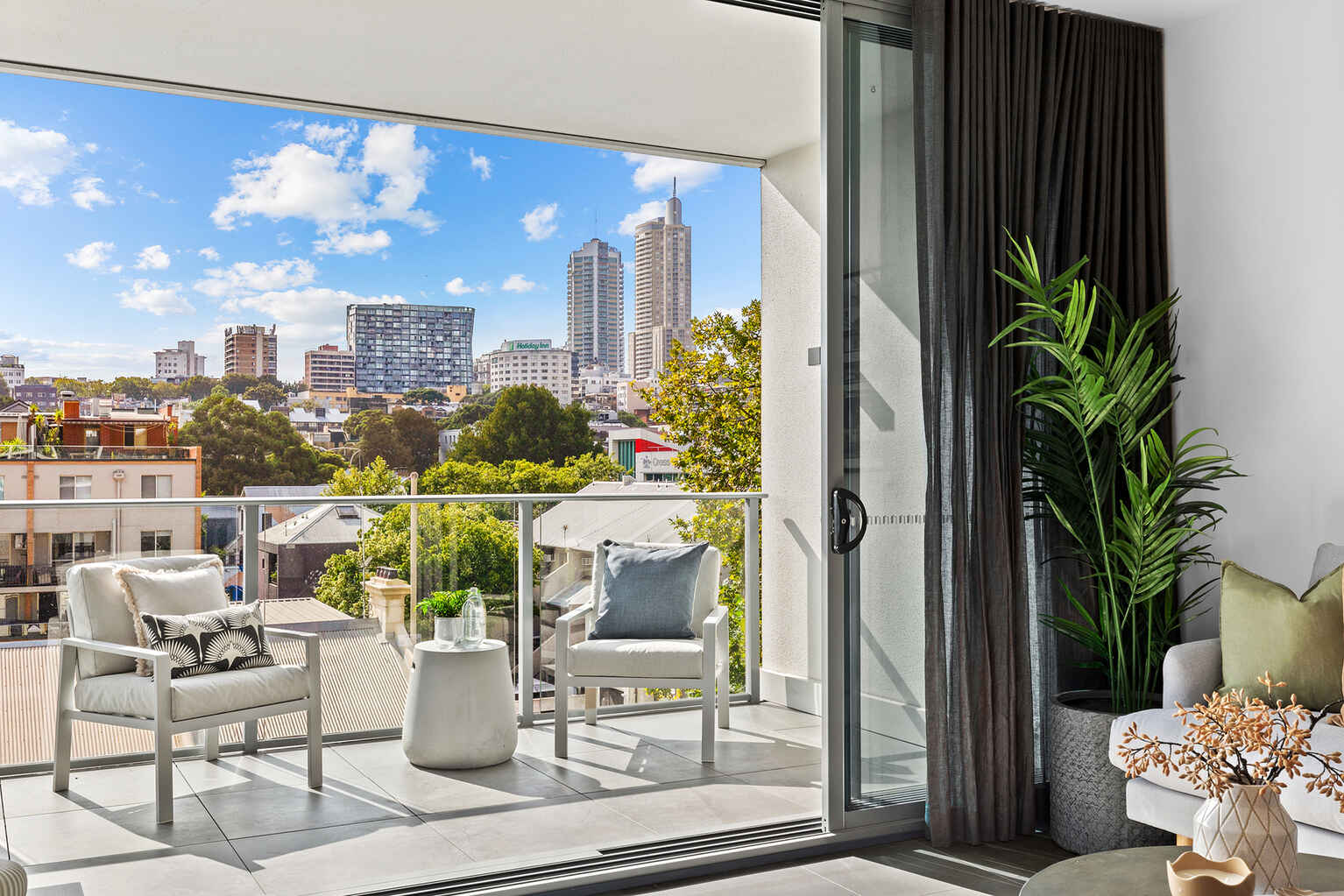 32/68 Sir John Young Crescent Woolloomooloo