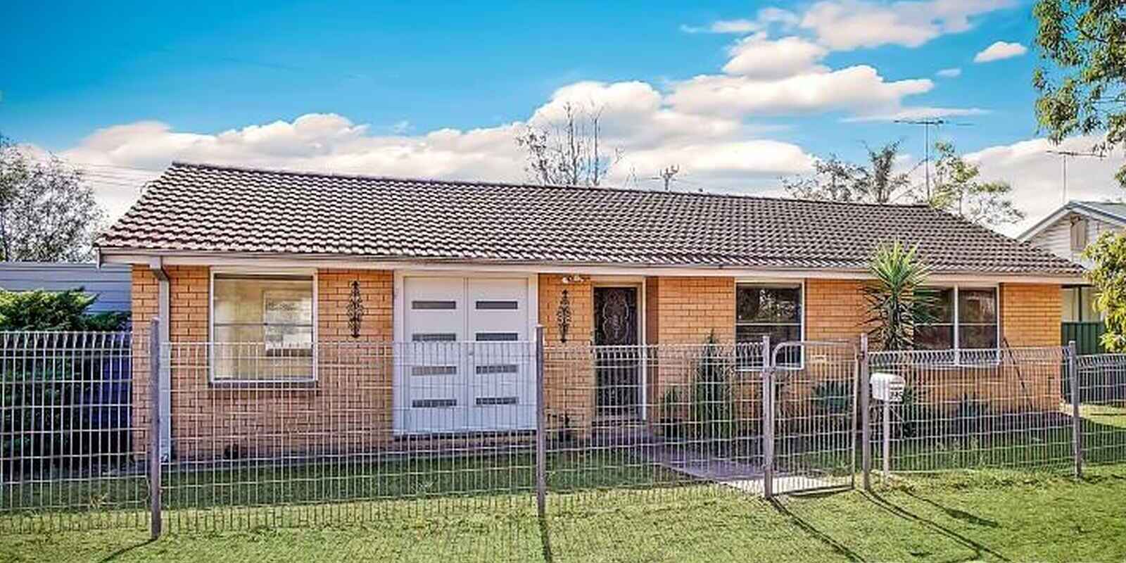 195 Maple Road North St Marys