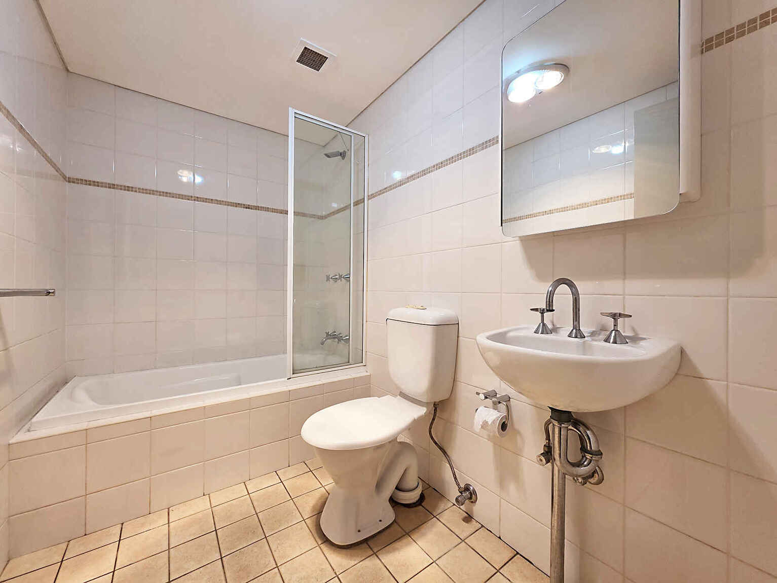 2/173 Sailors Bay Road  Northbridge