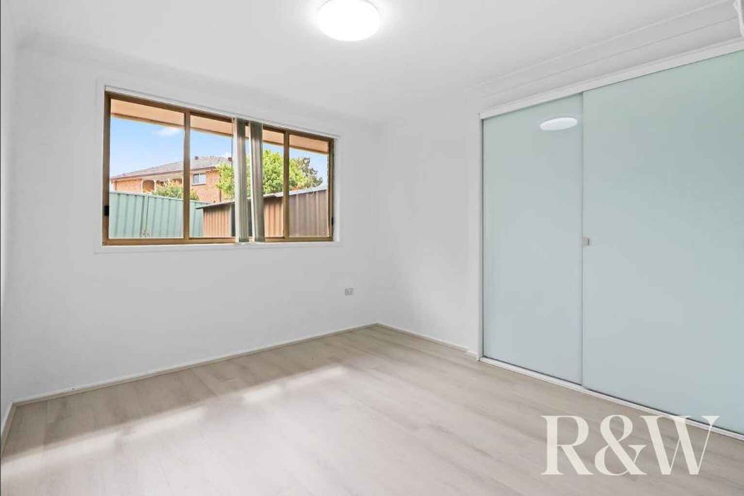17 Rainbow Place, St Clair