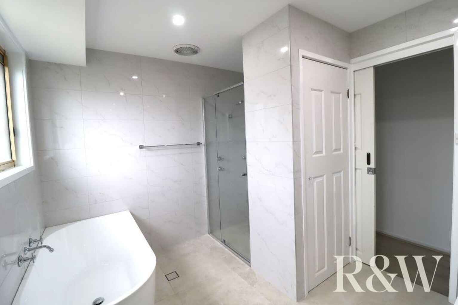 17 Rainbow Place, St Clair