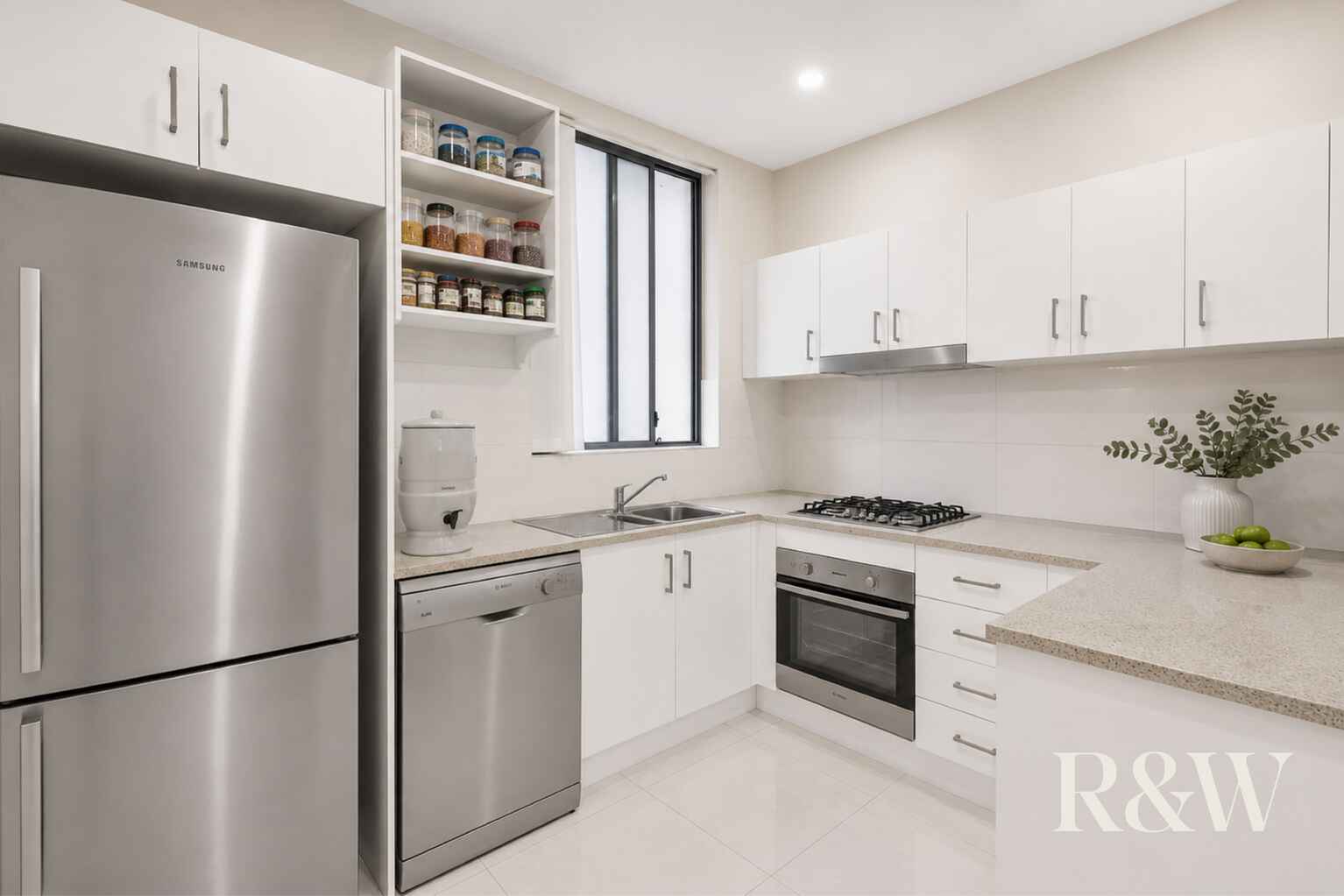 24/2 GEORGE STREET Warwick Farm 24/2 GEORGE STREET Warwick Farm