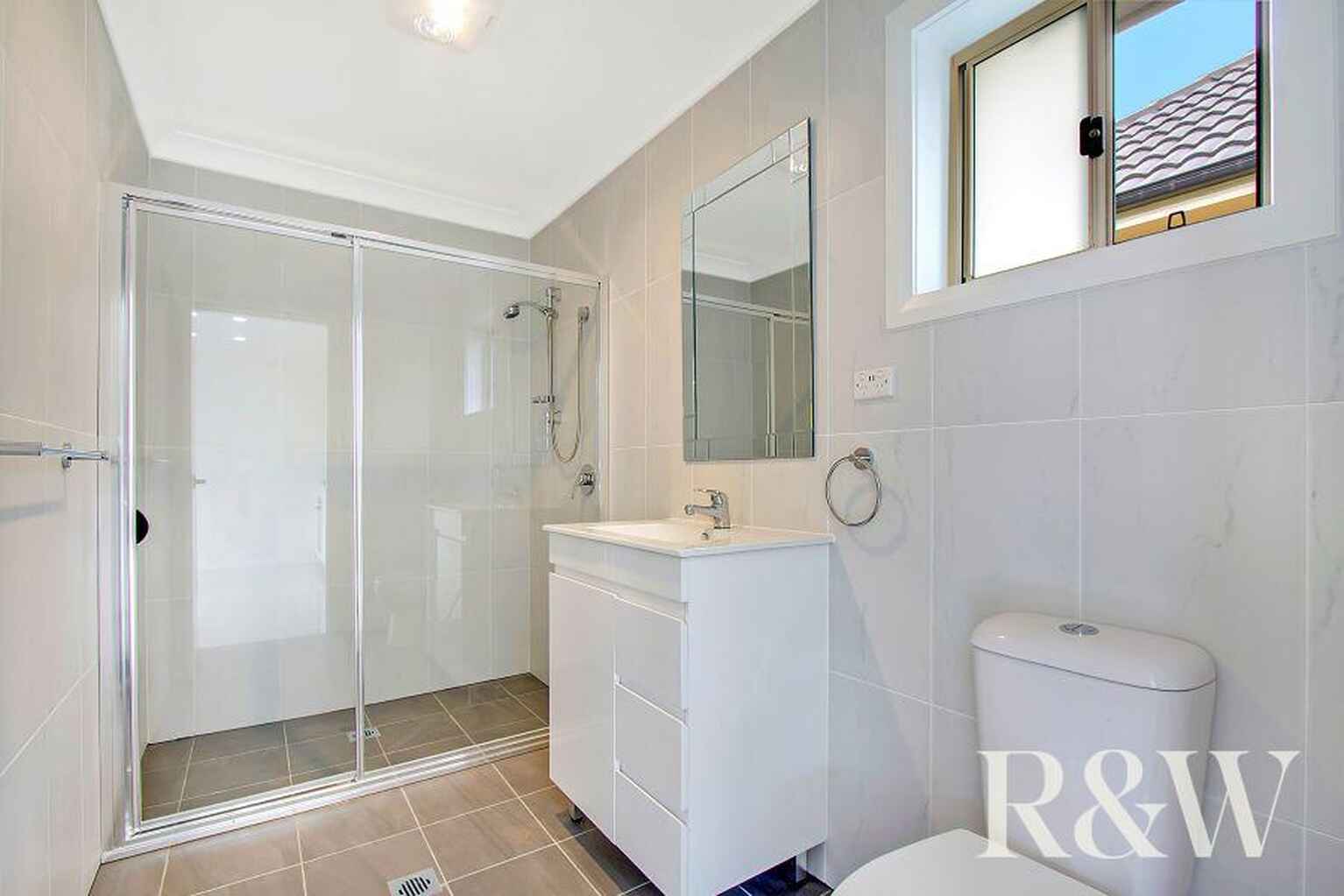 7A Hay Close St Clair