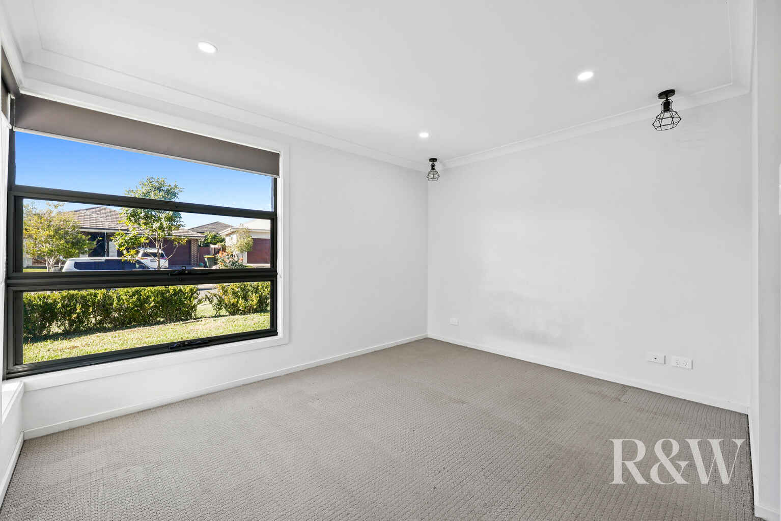 42 AMBROSE STREET Oran Park