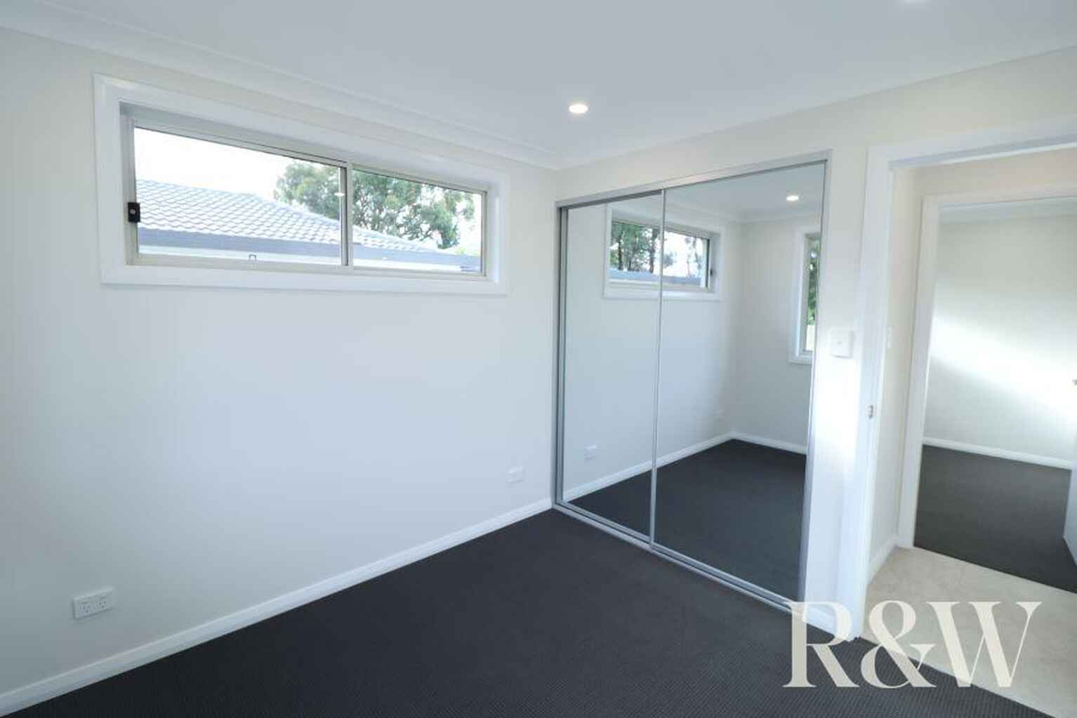 8A Nightmist Grove St Clair