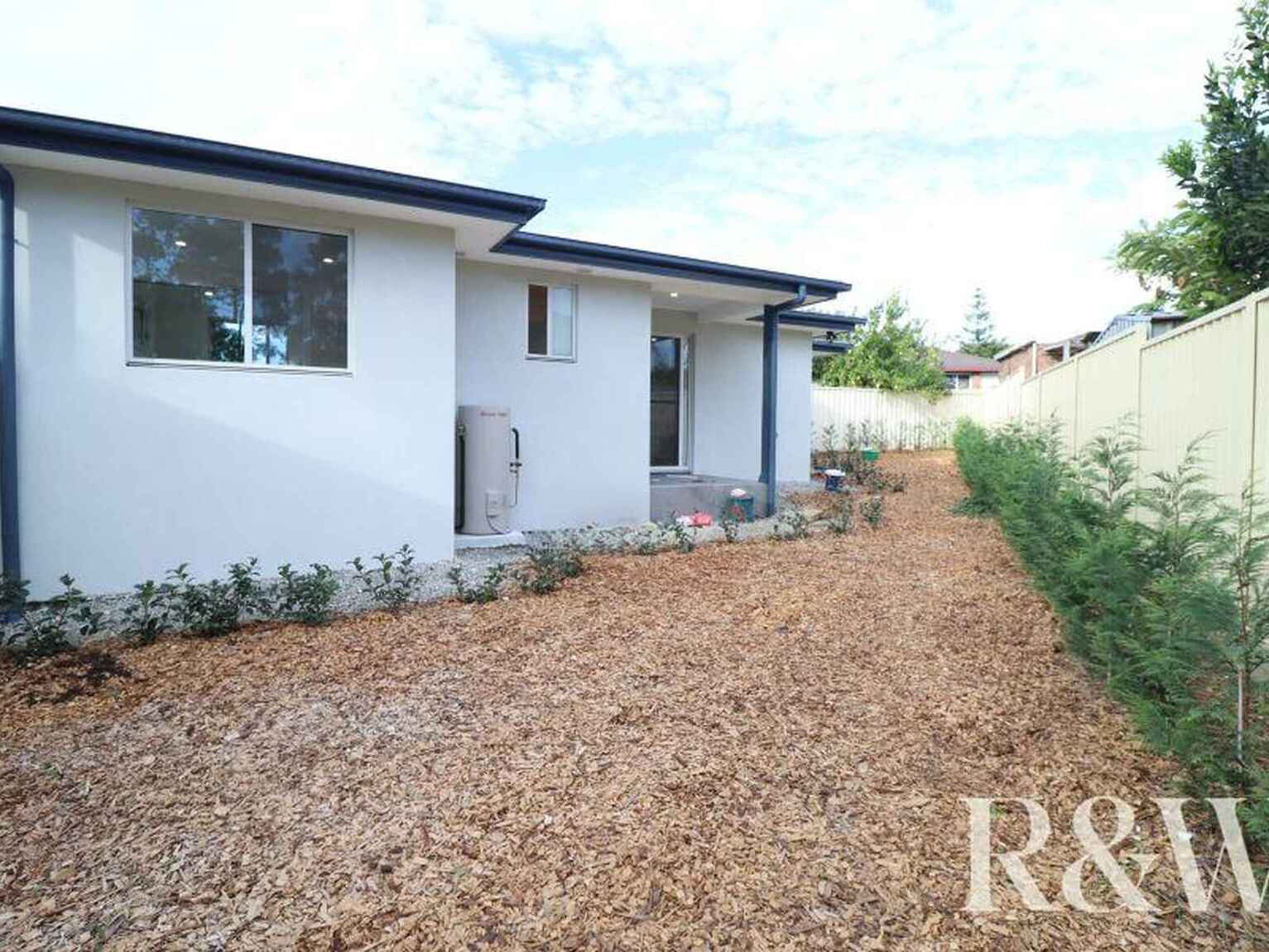 8A Nightmist Grove St Clair