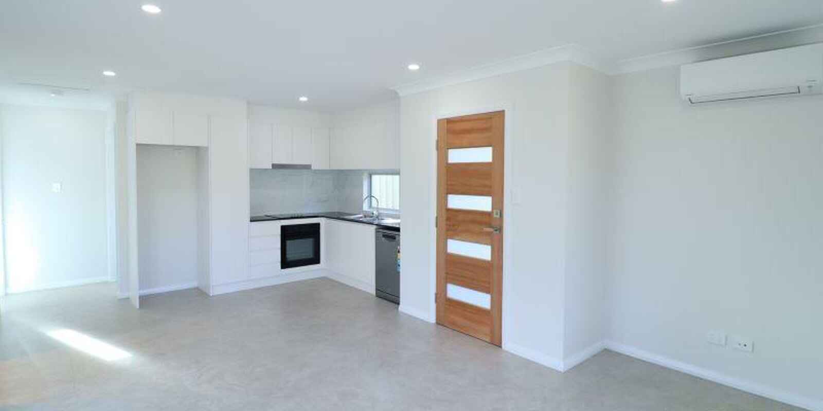 8A Nightmist Grove St Clair