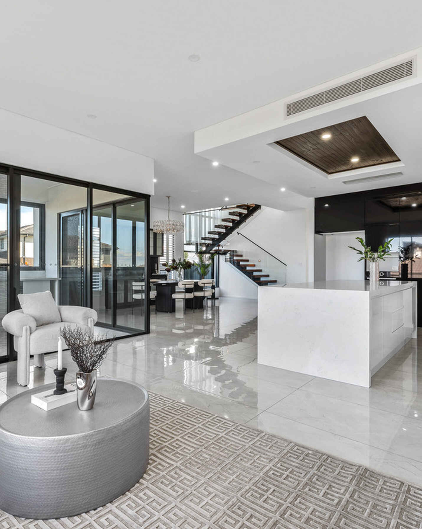 23 Woodgate Parkway Box Hill, Hill - Image 1