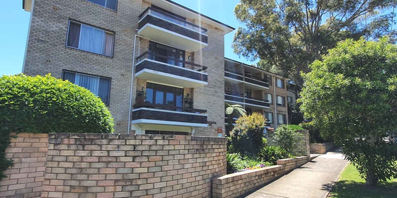 4/20 CHARLES STREET Five Dock