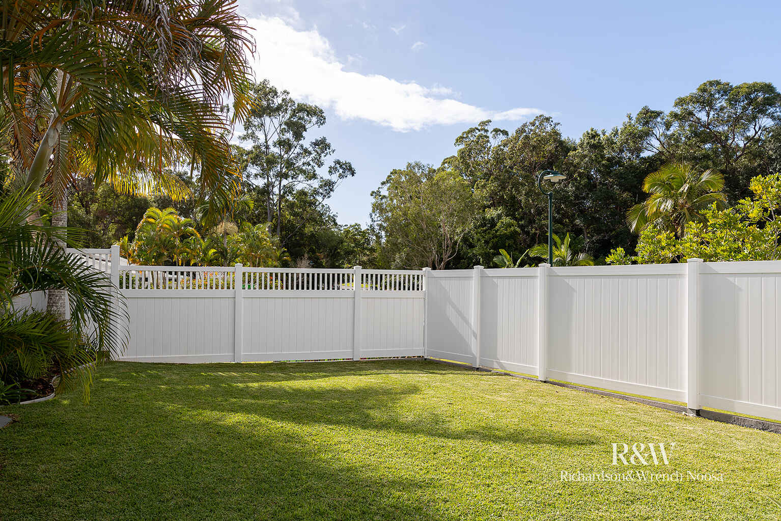 40 Lake Entrance Boulevard Noosaville 40 Lake Entrance Boulevard Noosaville