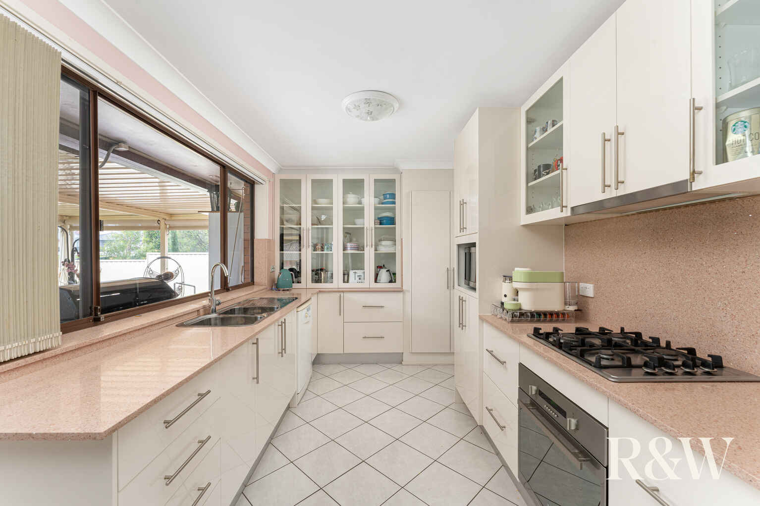4 Nightmist Grove St Clair