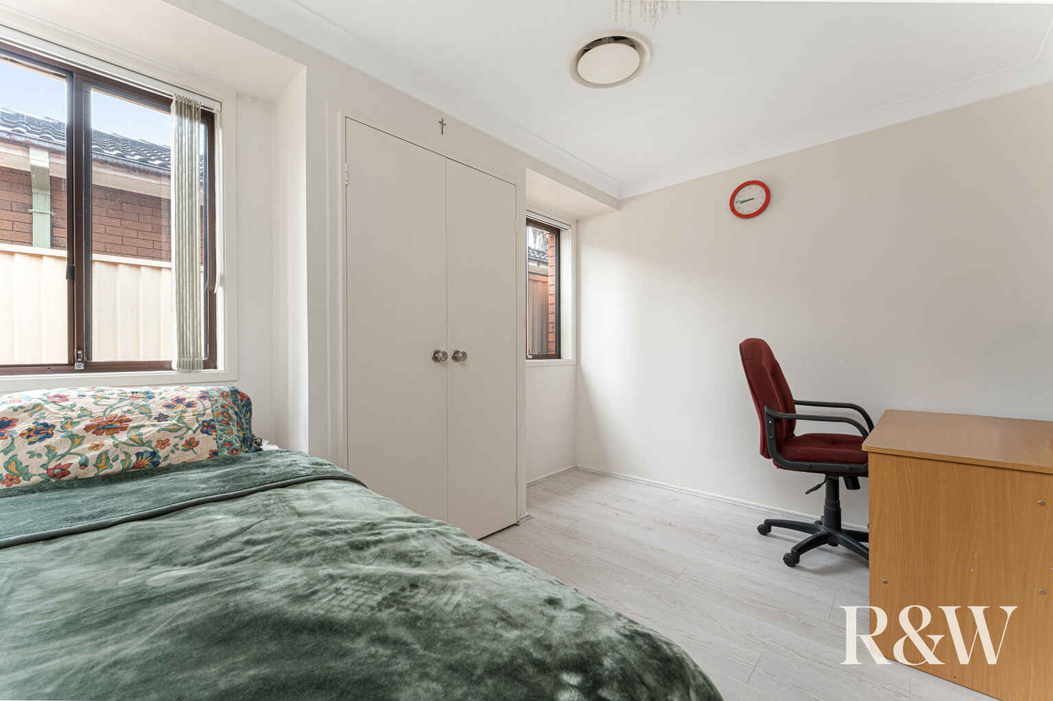 4 Nightmist Grove St Clair