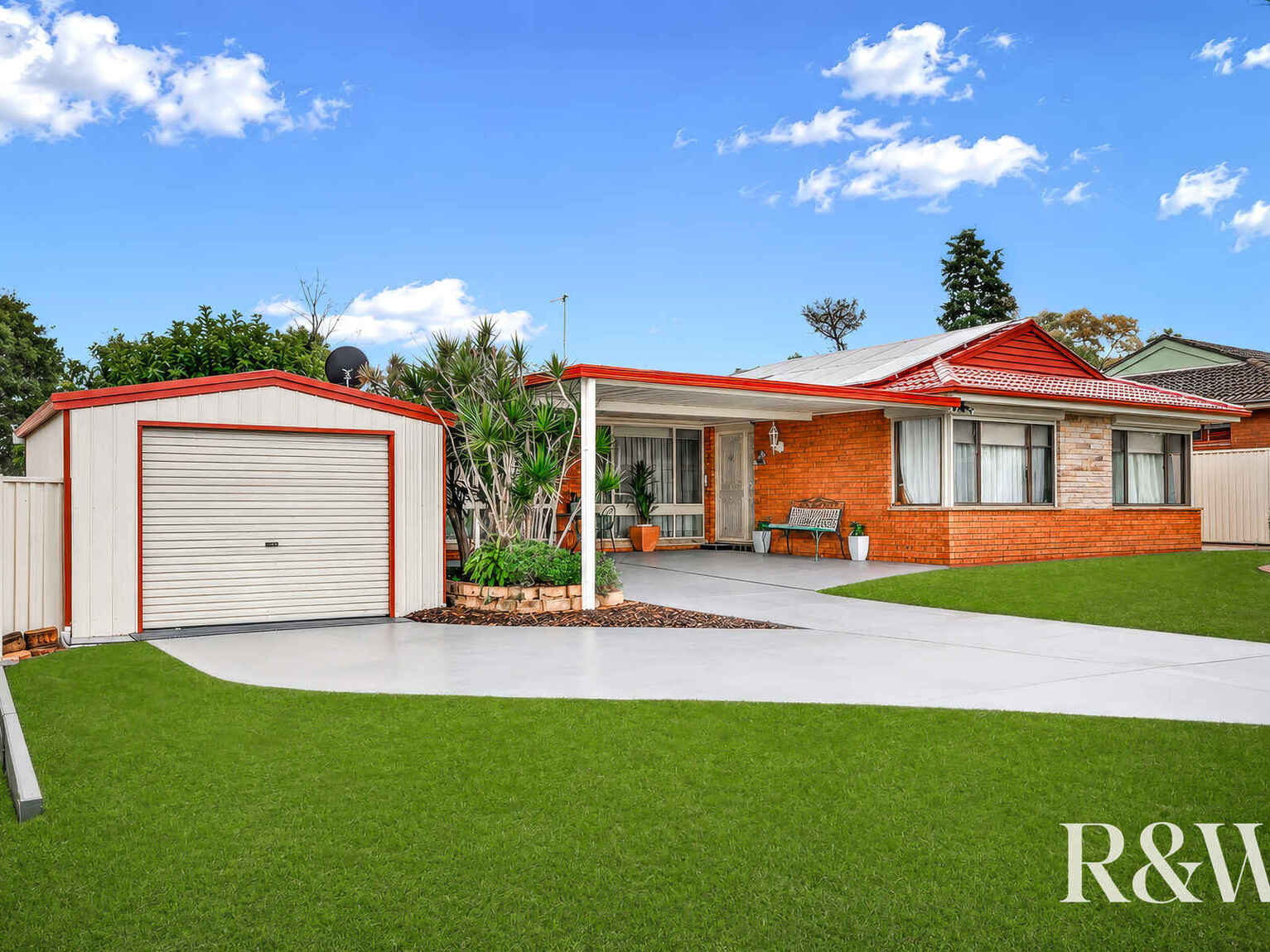 4 Nightmist Grove St Clair