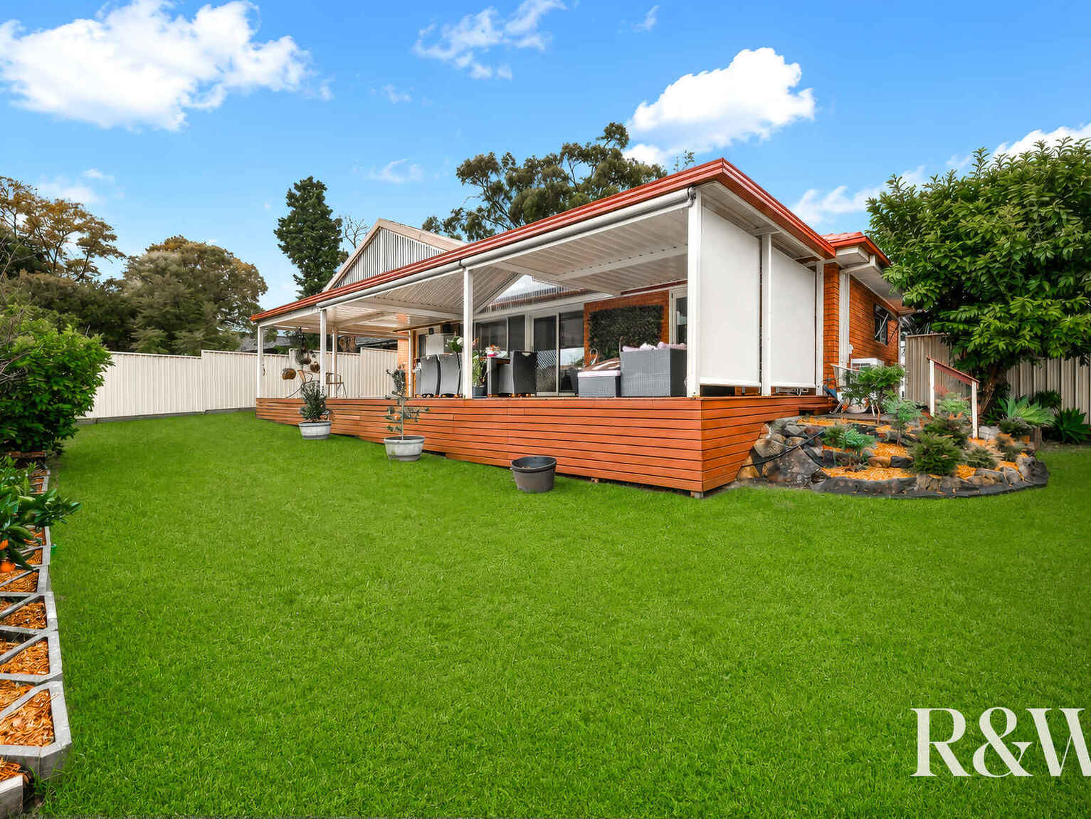4 Nightmist Grove St Clair