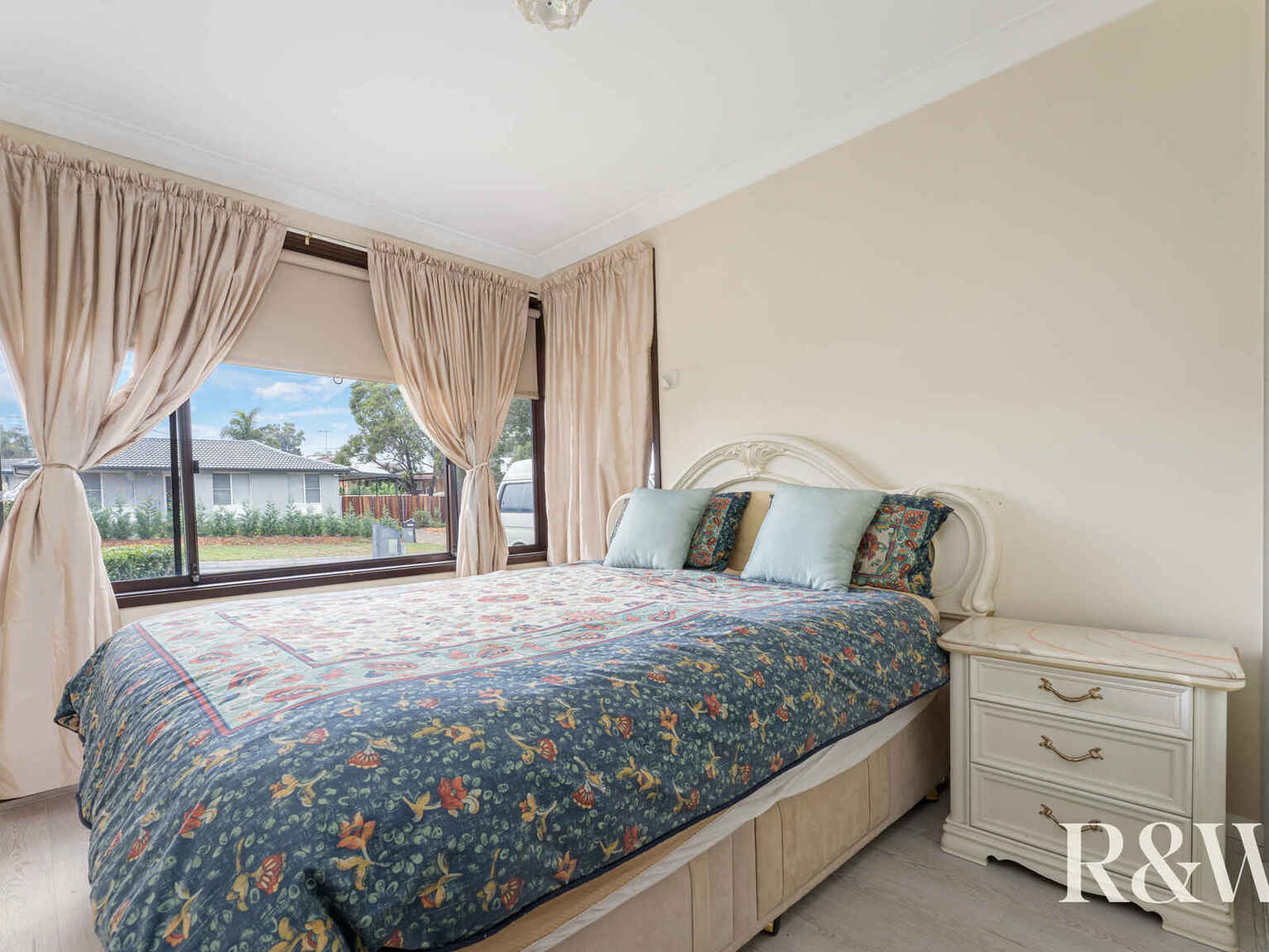 4 Nightmist Grove St Clair