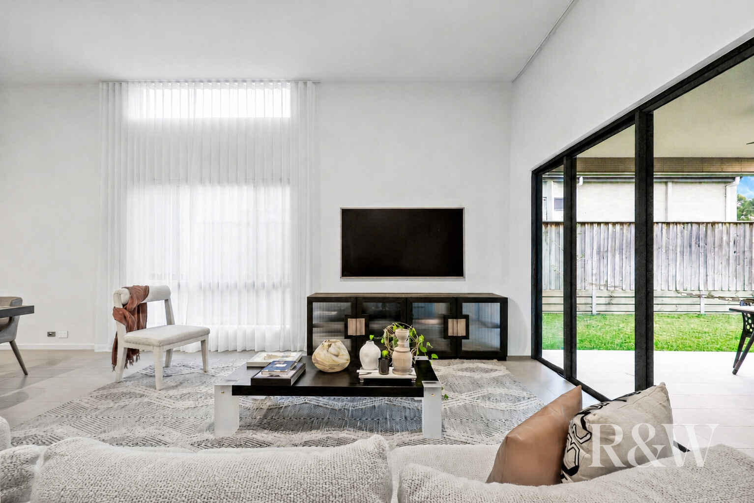 9 Hewitson Court Gledswood Hills 9 Hewitson Court Gledswood Hills