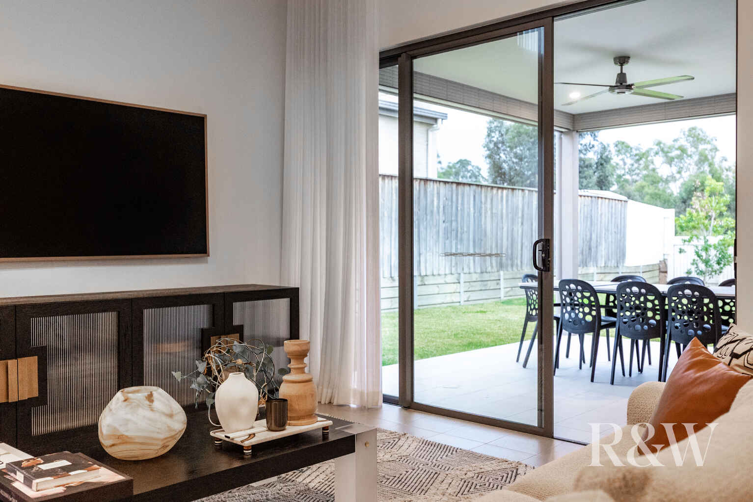 9 Hewitson Court Gledswood Hills 9 Hewitson Court Gledswood Hills