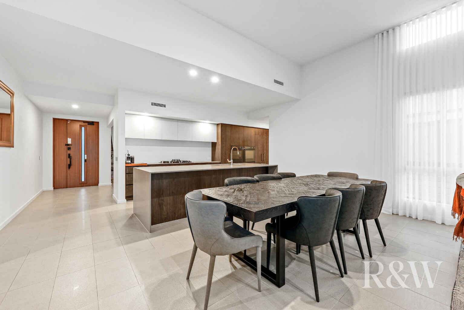 9 Hewitson Court Gledswood Hills 9 Hewitson Court Gledswood Hills