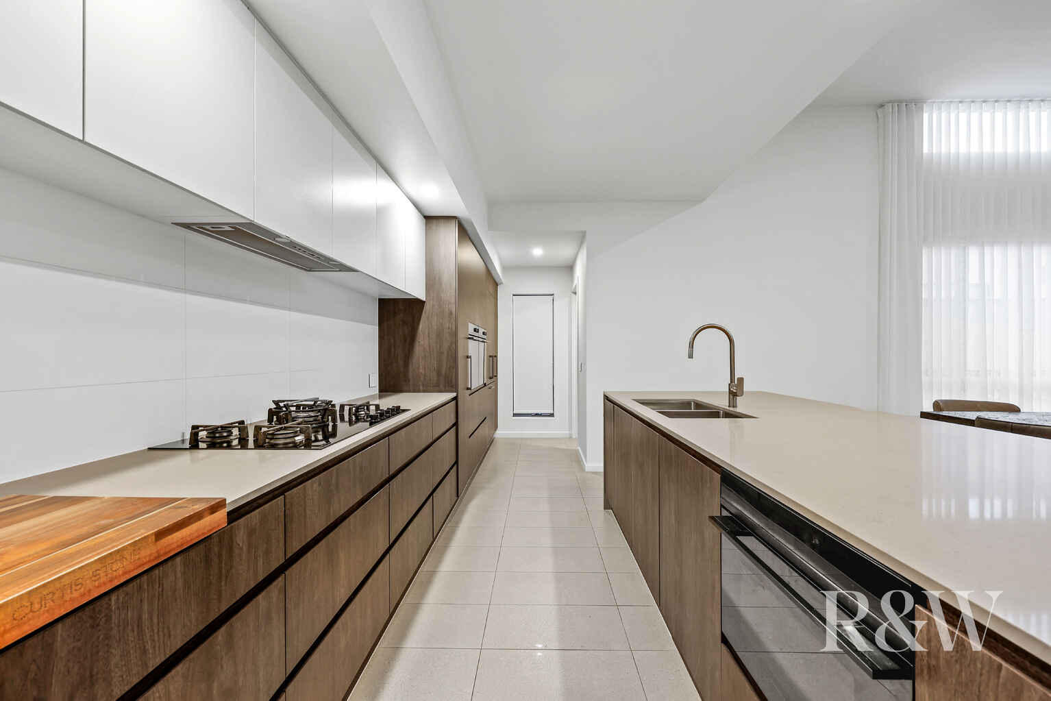 9 Hewitson Court Gledswood Hills 9 Hewitson Court Gledswood Hills