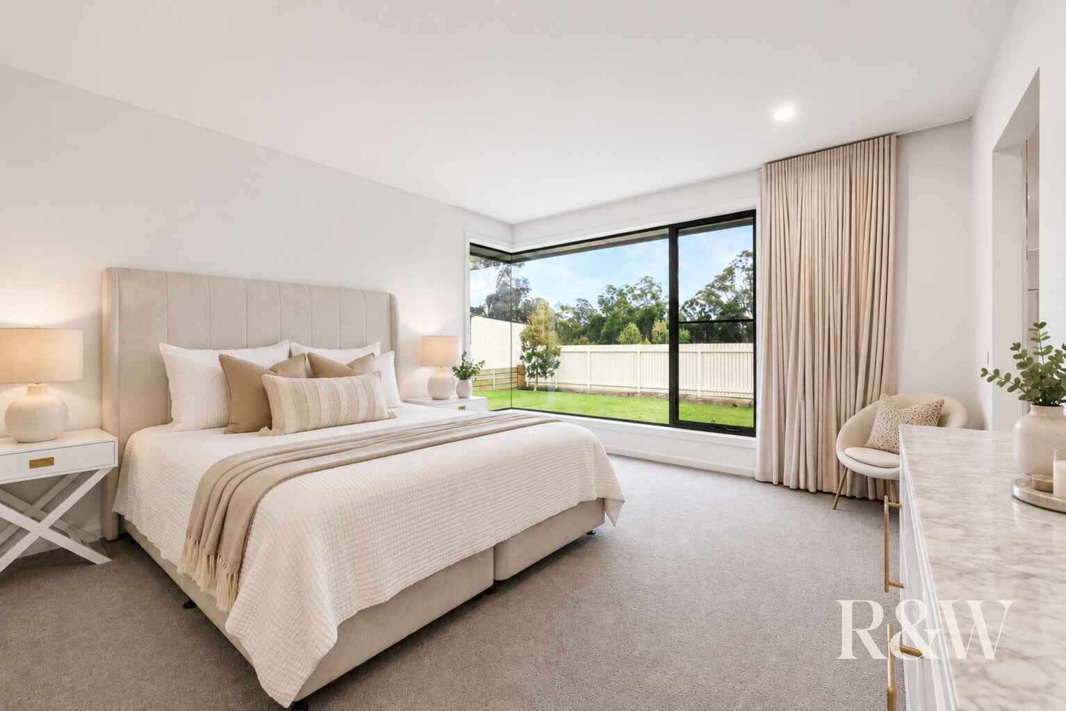9 Hewitson Court Gledswood Hills 9 Hewitson Court Gledswood Hills
