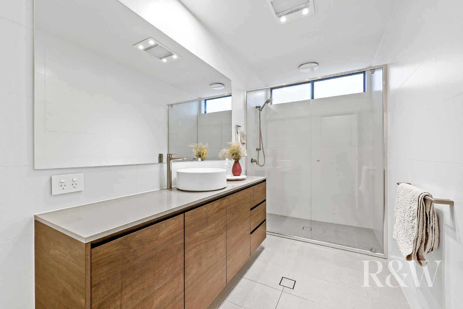 9 Hewitson Court Gledswood Hills 9 Hewitson Court Gledswood Hills