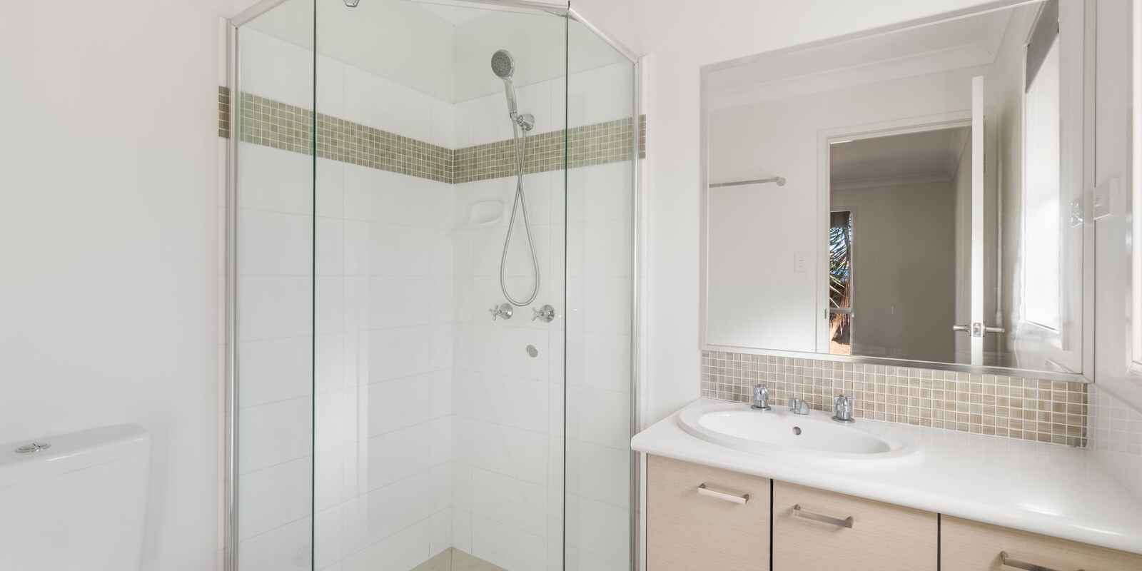 24 Piccadilly Street Bellmere 24 Piccadilly Street Bellmere