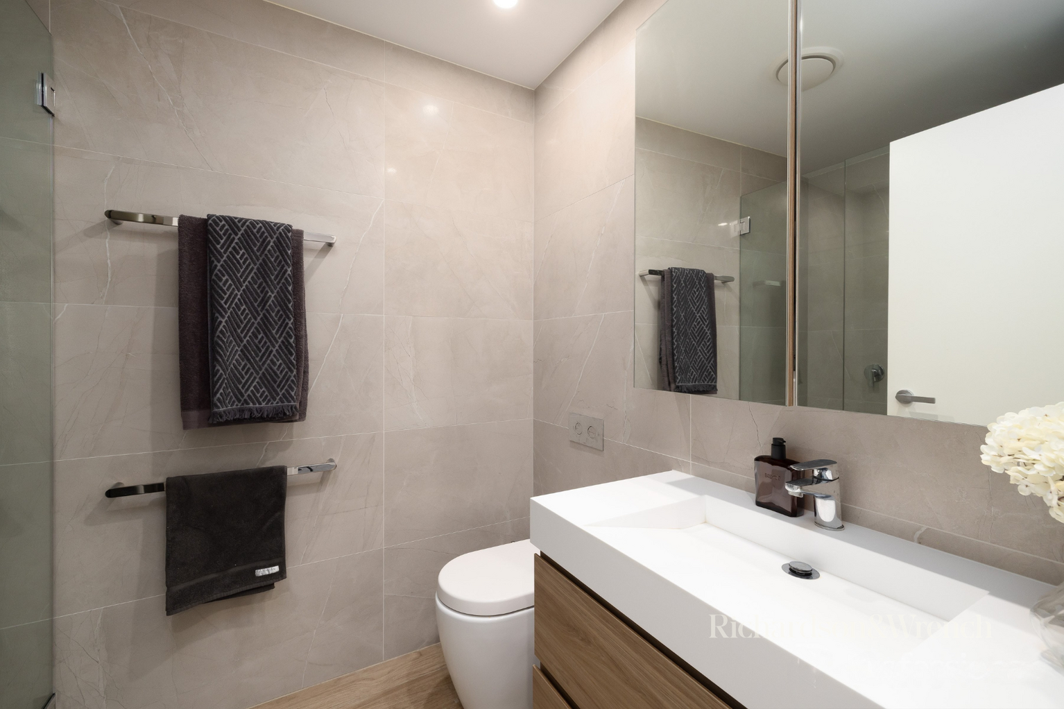 707/8 Kendall Street Gosford