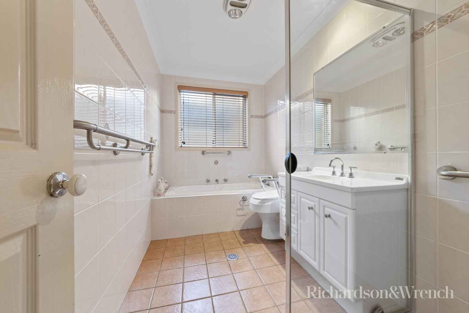 1/164 Blackwall Road Woy Woy