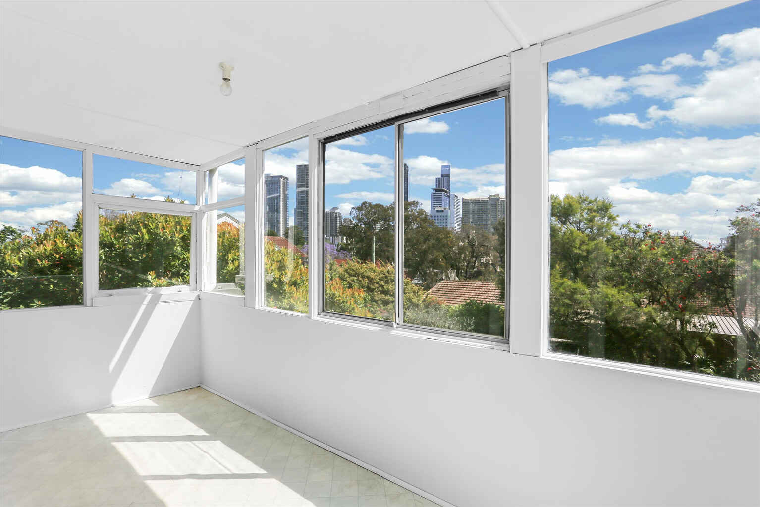 2/11 Nea St Chatswood