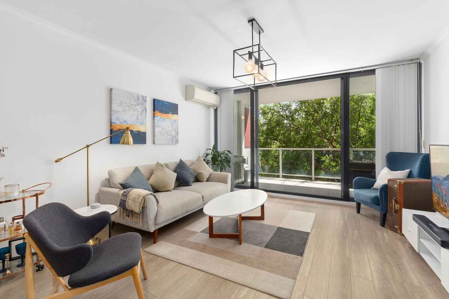 7/8 Grandstand Parade Zetland 7/8 Grandstand Parade Zetland