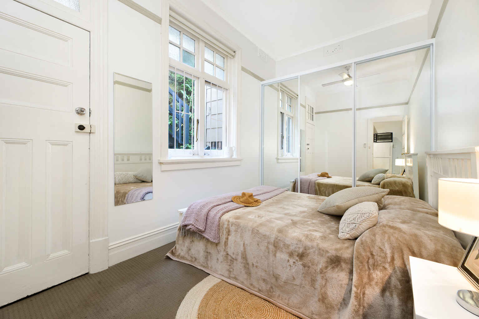 4/15 East Crescent Street McMahons Point
