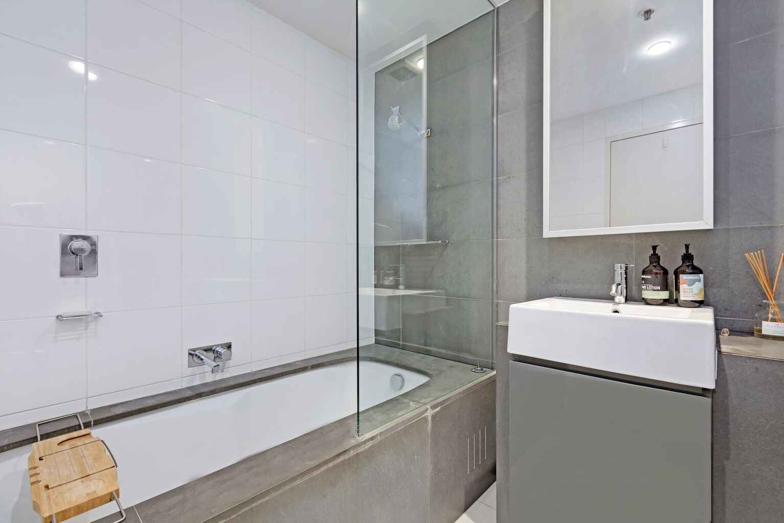 902/81 Macleay Street Potts Point